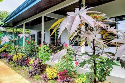 Image de House for 8 People w\/ WiFi, Ac--5 Mins to Dominical Beach, 30 Mins to N. Park.