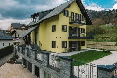 Image de Bled Prestigious and Stylish Apartments - Classic One Bedroom Apartment with Balcony