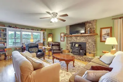 Image de 30 Acres of Mountainside Peace: Home in Mable