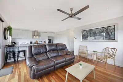 Image de 2 bdrm house near beach sleeps 5