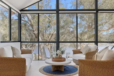 Image de Luxury Riverside Escape with Private Jetty