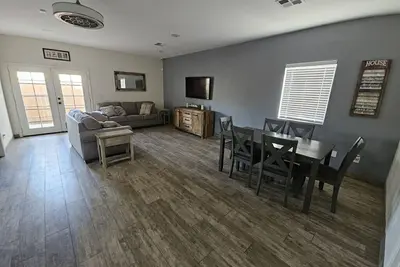 Image de Cozy spacious modern guest house in charming Queen Creek with Ac & WiFi