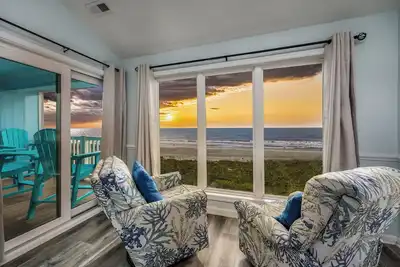 Image de 3br Direct Oceanfront, Low-Rise, 1400sq ft, Walk to 30 Restaurants, Outdoor Pool