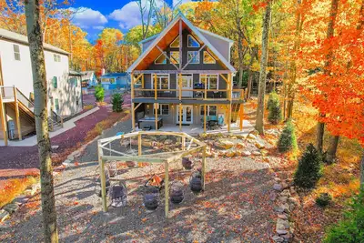Image de Luxurious Lakeview Haven, Hot-tub, Game Room, Sleeps 26+