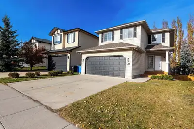 Image de Valleyhut 2 bedrooms 1 washroom private walkout suite