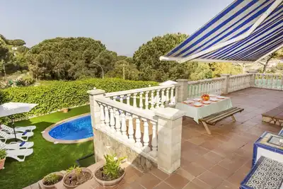 Image de Merveilleuse maison de vacances privée pour 10 personnes avec Wifi, piscine privée, Tv et patio