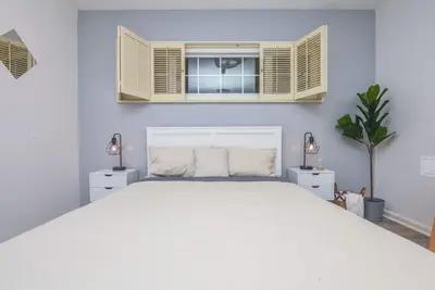 Image de Br. F1 - Beautiful 1 Br, No Sharing, Beverly Hills