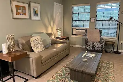 Image de Charming bungalow #2 with Ac and WiFi in lovely Pensacola