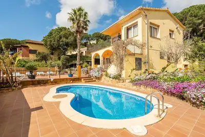 Image de Maison de vacances « Profitez de la Costa Brava » avec vue mer, piscine privée et Wi-Fi