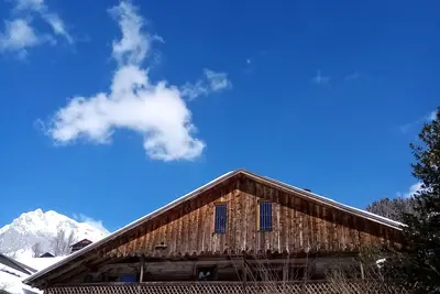 Image de Appartement 'Le Détour' avec vue sur les montagnes, terrasse privée et Wi-Fi