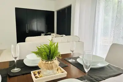 Chic Condo in Central Location—Pool, Gated, WiFi