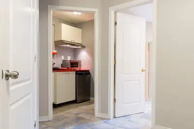 Image de Apartment with Private Entrance