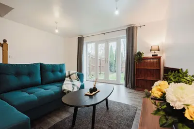 Image de Spacious Gorton Home - 3-bed Semidetached