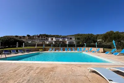 Image de Modern apartment with sea view and pool