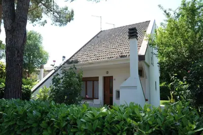 Image de Villa indépendante avec beau jardin