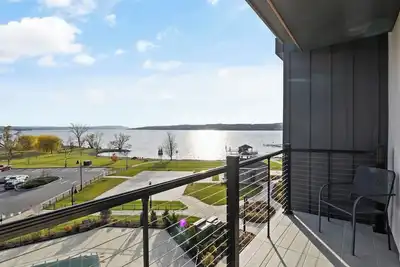 Image de New Lakeview Escape | Hot Tub | Poolside