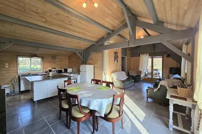 Image de Maison bois avec piscine privée, Wifi près sites de Dordogne