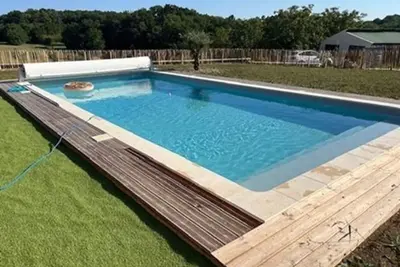 Image de Maison confortable avec jardin, piscine partagée et cheminée à Brantôme