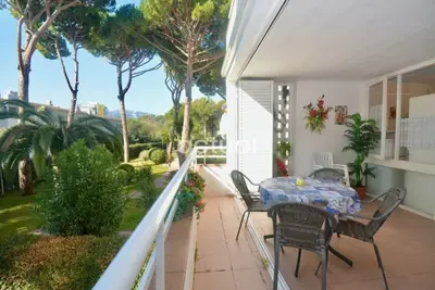Image de Appartement 2 chambres avec piscine et WiFi à 600m de la plage