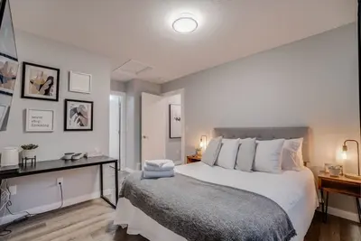 Image de Chandler - Central 5 Bdrm Home, Workspaces & Wifi
