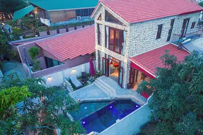 Image de Outstanding  3br villa at 50 m away from the white-sand of Hoi An beach.