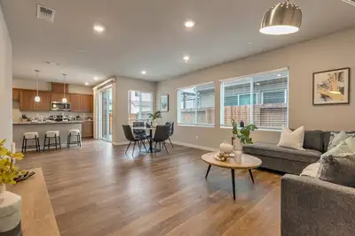 Image de Relaxing Getaway at Pagoda Lane with Scenic Views and Comfort #41982