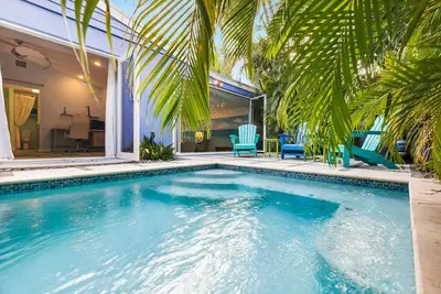 Image de ~Palm Hideaway~ Enjoy island living in this home with a grand lanai.
