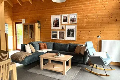 Image de 5 Sterne Ferienhaus Annika - Kamin, Sauna, Seeblick