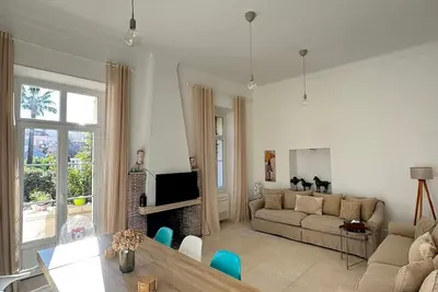 Image de Logement avec jardin/terrasse et parking en plein centre