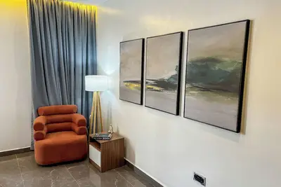 Image de Charming 2-bedroom home with Self-Compound, Patio, WiFi, Ac & more. Welcome!