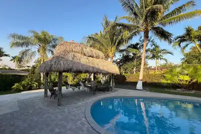 Image de Suite with 2 queen beds, bathroom! Totally private!