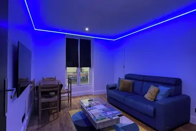 Image de 18 Montmartre, appartement 4 personnes + 1 bébé, 2 pièces très bien situé.