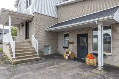 Image de Beautiful 3 Bedroom Home in the Heart of Niagara Falls 🌊 10 mins from the Falls
