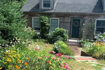 Image de Beautiful Nantucket summer escape, 3 bed house, quiet office, central location