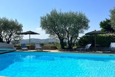 Image de Mas Provençal d'exception-Piscine, billard, baby foot, ping-pong, proche Vaison