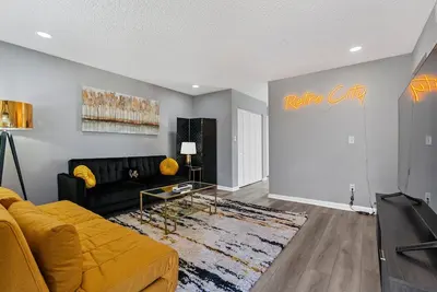 Image de Retro city Bungalow w\/ King bed near downtown\/ Wku