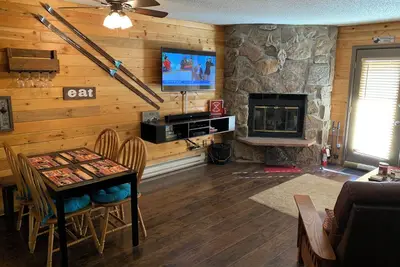 Image de Cozy Condo, 2 beds, 2 baths, kitchen, near Rocky Mtn Natl Park, golf and more!