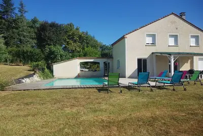 Image de Grande maison 15 personnes coteaux de gascogne en lot et garonne avec piscine
