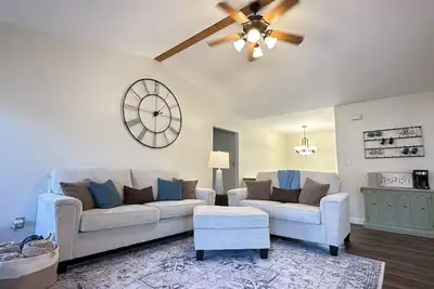Image de Norb's Nest—spacious cottage, close to Main St