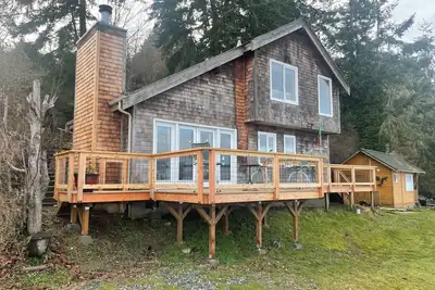 Image de Charming beachfront 1-bedroom cottage near Langley, Whidbey Island Washington.