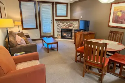 Image de Cozy 1 Bedroom | Fitness Centre & Steam Room