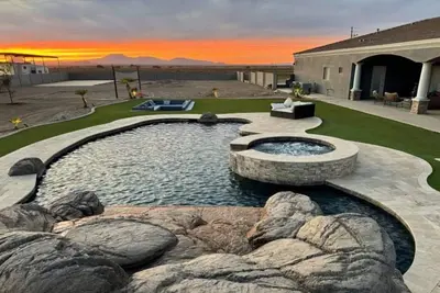 Luxury 7k ft2 Villa Slide Pool, Spa, Theatre & Gym