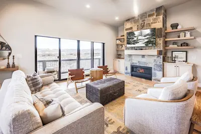 Image de New to Market! Gorgeous Mountain Contemporary, Slope Views, Historic Park City!