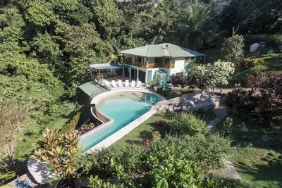 Image de Wonderful 5-bedroom family villa with Ac, Large Pool & Slide