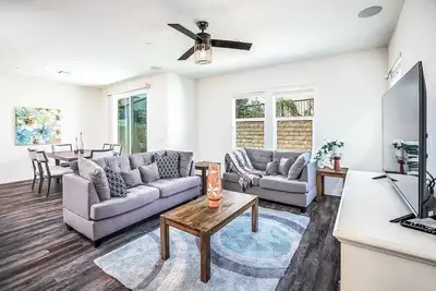 Image de Pacific Electric Trail Access! Pet Haven｜Fenced Yard｜Flex Stays｜Wfh Ready #41279