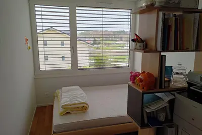 Image de Chambre dans notre maison familiale, à proximité de la gare et des services