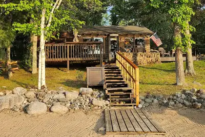 Image de Private lake cabin. WiFi, Beach, Pontoon Rental. Sept. openings! Booking for 26'