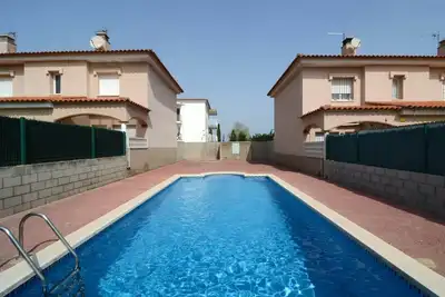 Image de Maison Ă L'Escala proche plage de sable