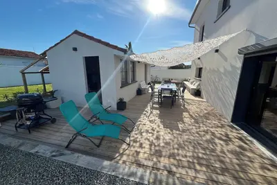 Image de Maison Retour de plage situé à 600m de la plage du Platin et 300 m de lac