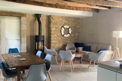 Image de maison de charme restaurée en 2024 calme de la campagne proximité de la mer